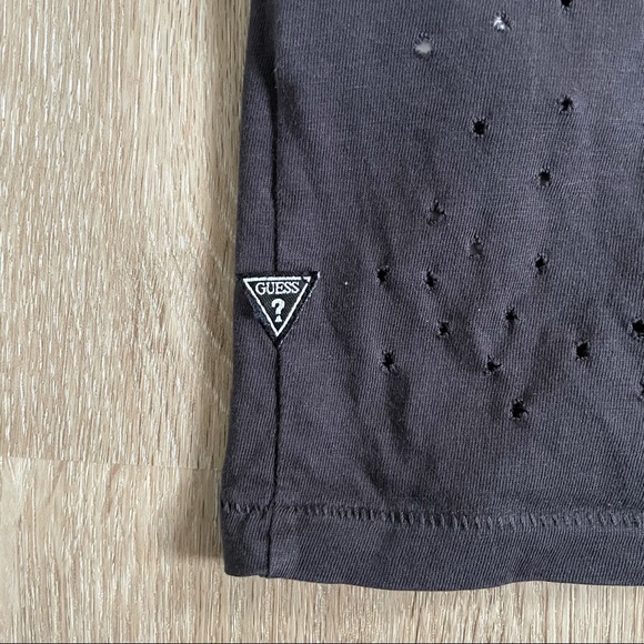 GUESS Graphic Tee - Picture 6 of 7